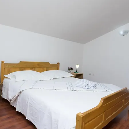 House Mantalo Hébergement de vacances Lokva Rogoznica